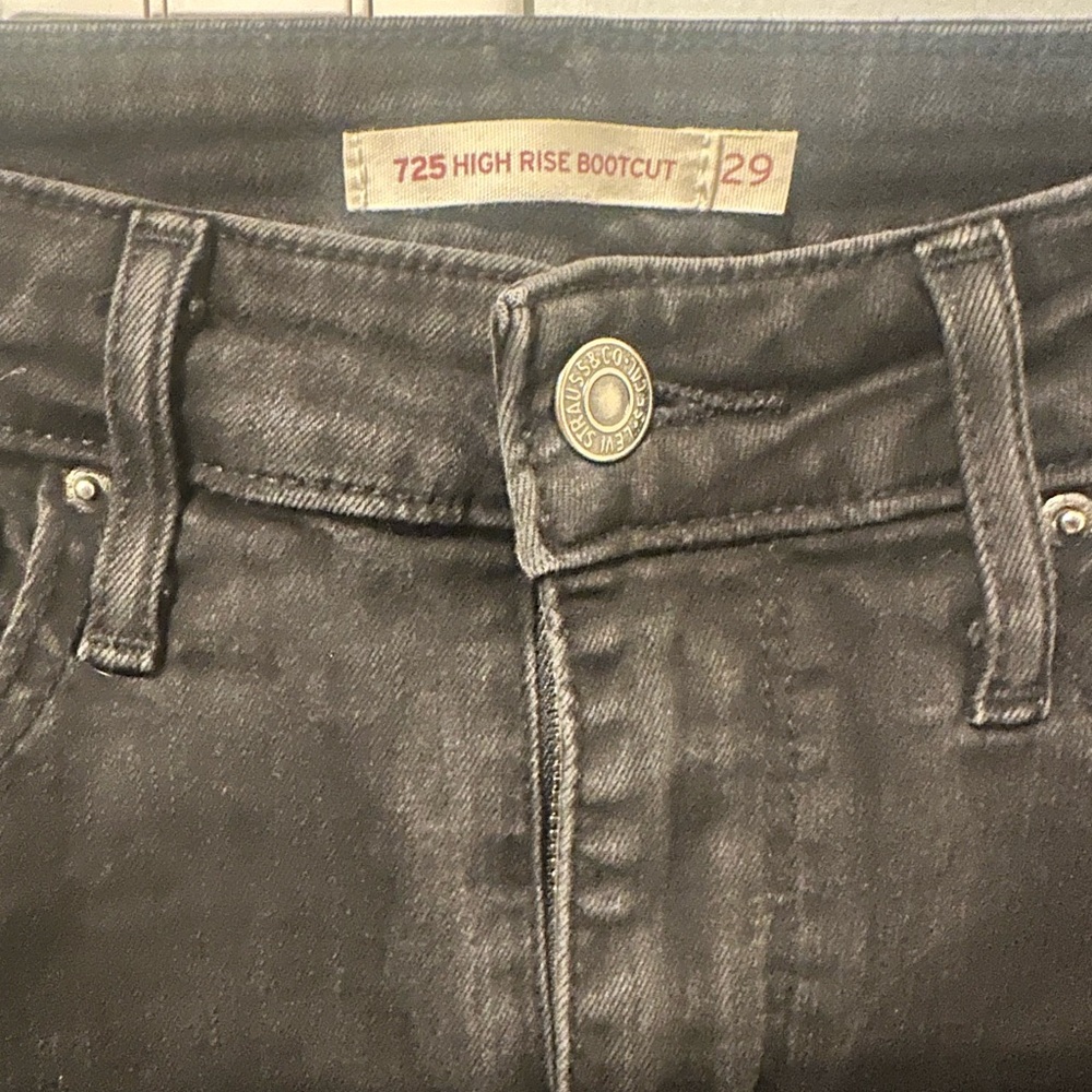 Levi's Women’s 725 High Rise Bootcut Jeans